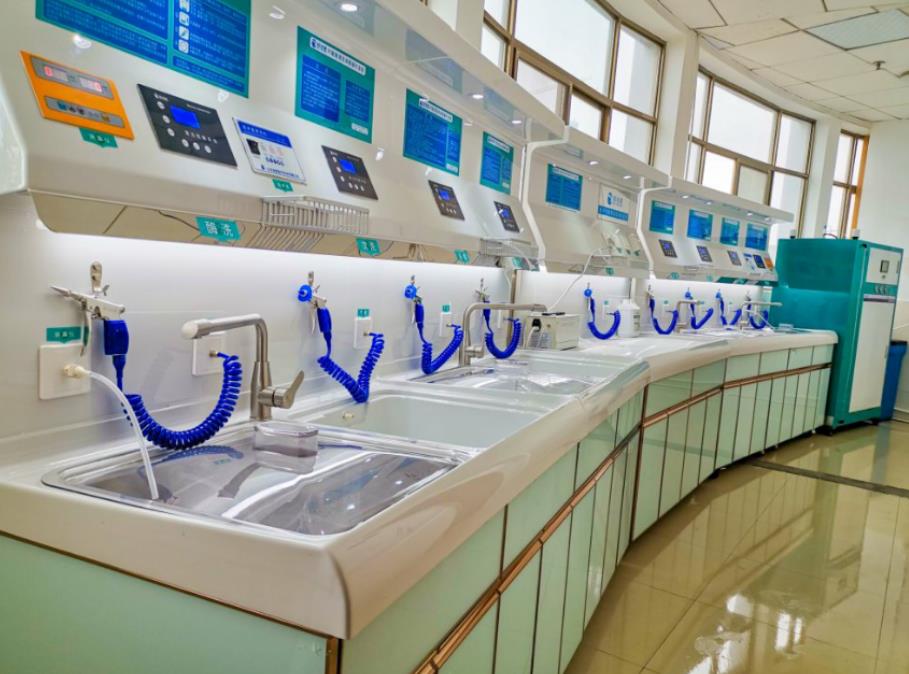 湖南省胸科医院内镜清洗工作站安装与调试完成