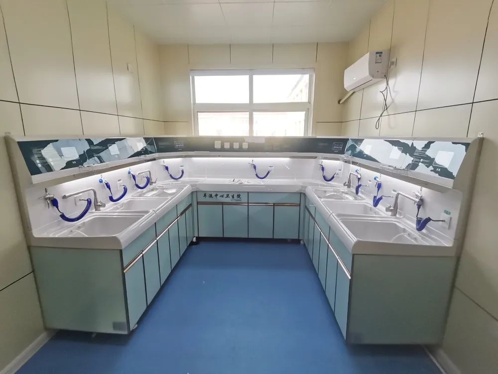 新泰羊流中心卫生院内镜清洗工作站安装与调试完成