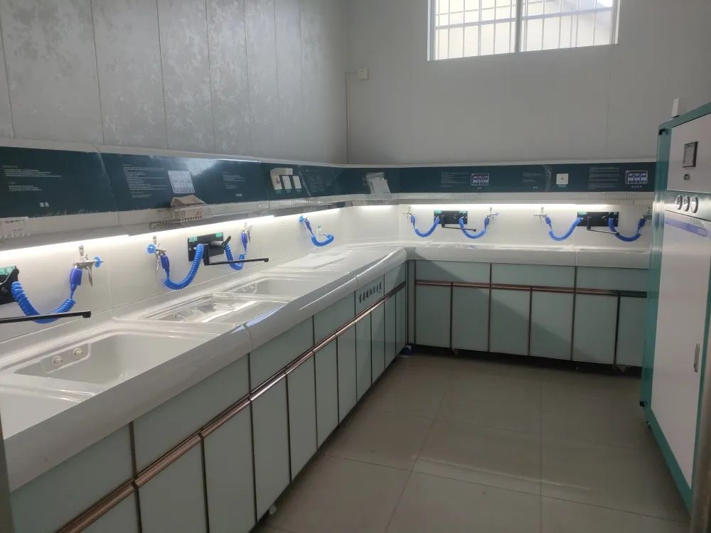 日照莒县陵阳街道卫生院内镜清洗工作站、纯水机安装与调试完成
