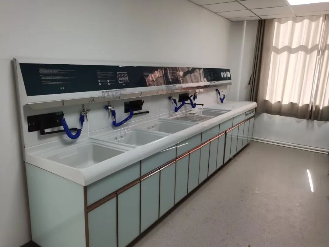 新化县人民医院上梅分院内镜清洗工作站安装与调试完成